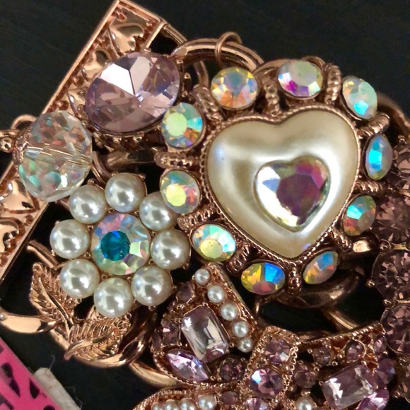NEW | BETSEY🎀JOHNSON Rose Gold Jeweled Bracelet - Picture 2 of 9